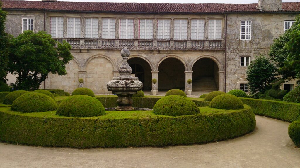 casa rural en galicia con monumentos